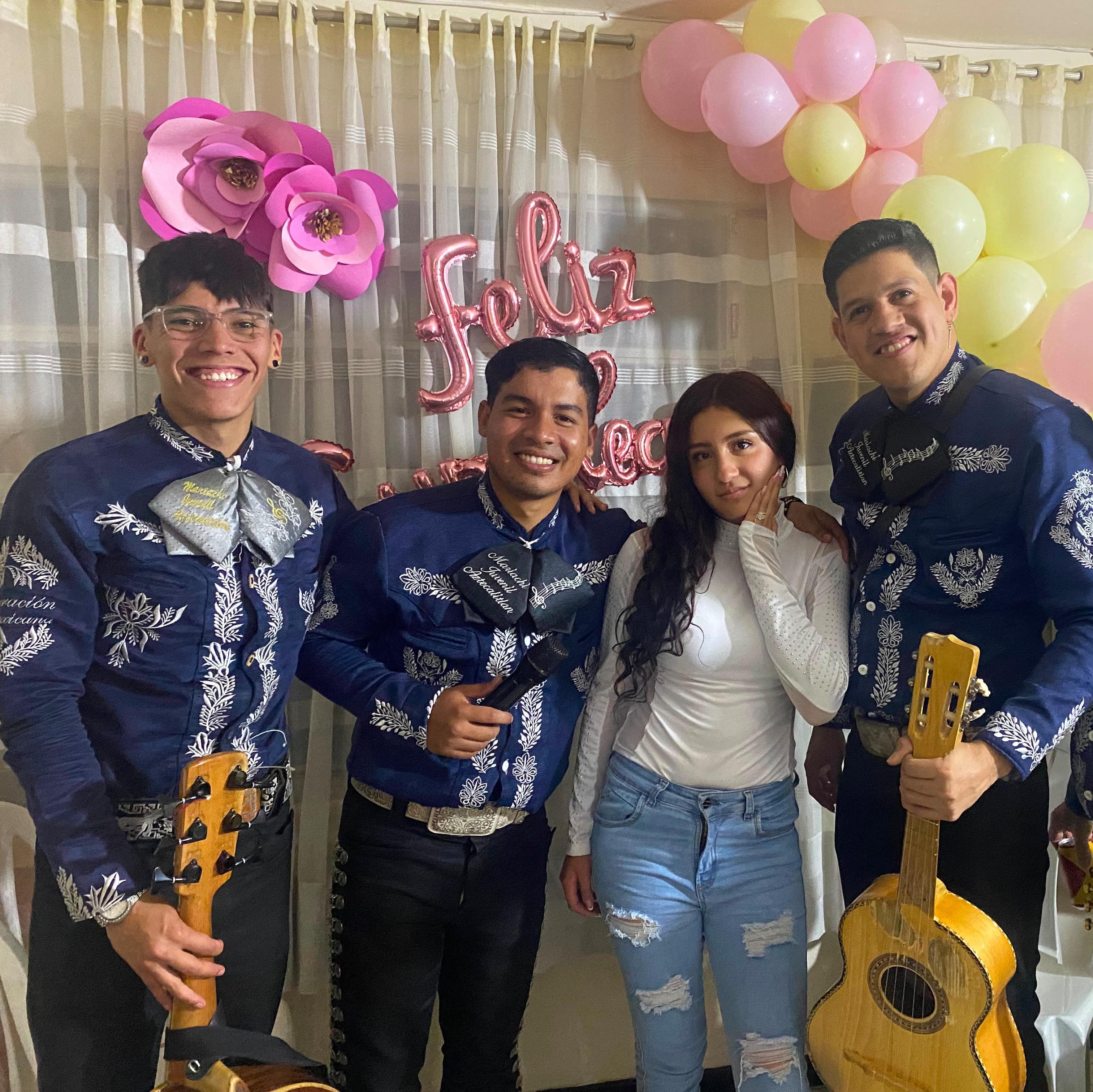 Fiesta de cumpleaños con Mariachi Aztecalitlan